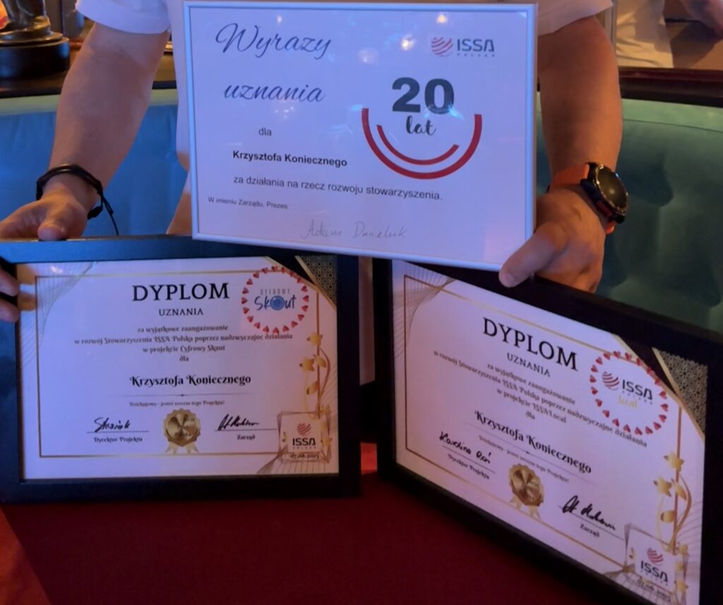 Dyplomy otrzymane w ramach imprezy integracyjne ISSA POLSKA 2025. 